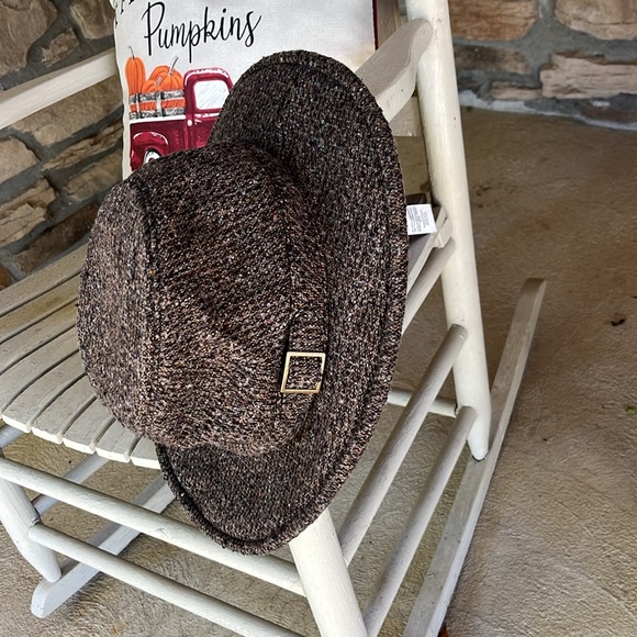 Tilley Hat - Picture 5 of 6